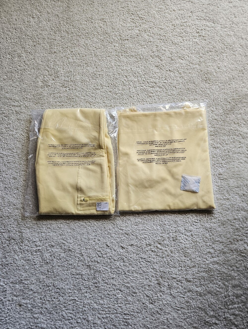 FIGS BUTTER YELLOW ZAMORA JOGGER SCRUB SET. - Picture 5 of 6